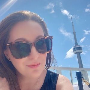 Meet your Posher, Daniela